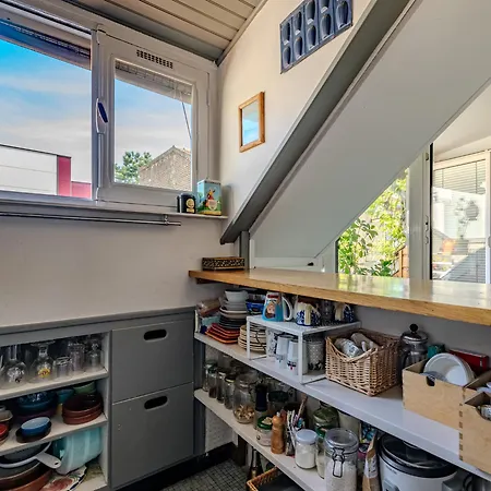 Aux Portes De Paris, Charme Avec Balcon Sous Les Combles * Montreuil (Seine-Saint-Denis)