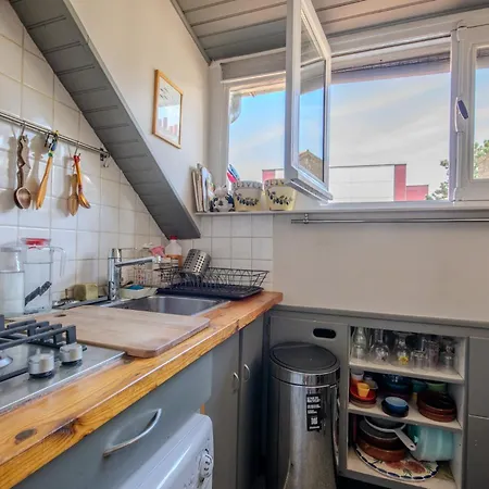 Aux Portes De Paris, Charme Avec Balcon Sous Les Combles Apartamento