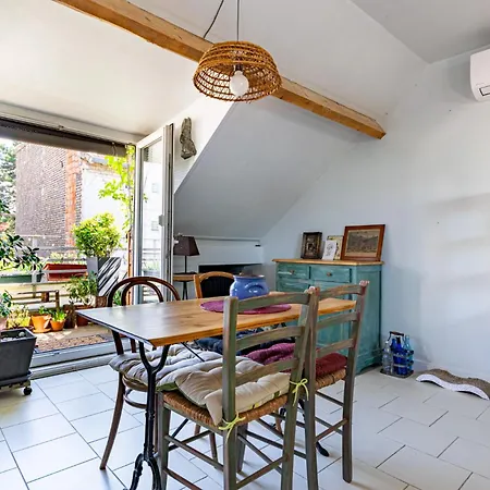 Apartamento Aux Portes De Paris, Charme Avec Balcon Sous Les Combles *