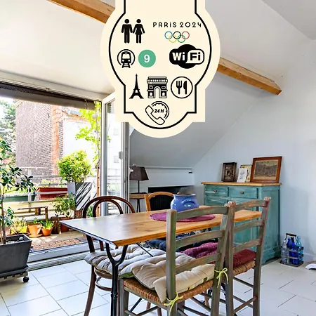 Aux Portes De Paris, Charme Avec Balcon Sous Les Combles Apartamento *