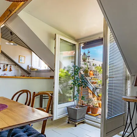 Apartamento Aux Portes De Paris, Charme Avec Balcon Sous Les Combles