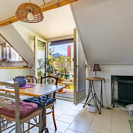 Aux Portes De Paris, Charme Avec Balcon Sous Les Combles