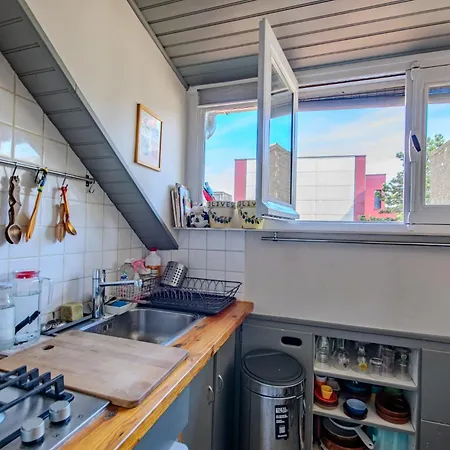 Aux Portes De Paris, Charme Avec Balcon Sous Les Combles Apartamento *