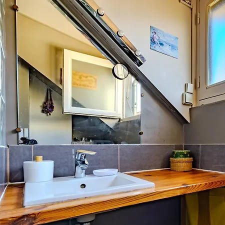 Aux Portes De Paris, Charme Avec Balcon Sous Les Combles Apartamento
